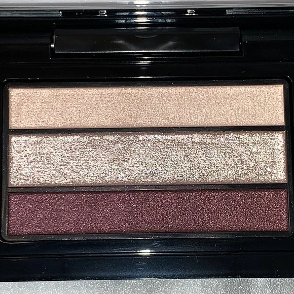NWOB Fabulous Three Veluxe Pearlfushion Shadow Trio Palette